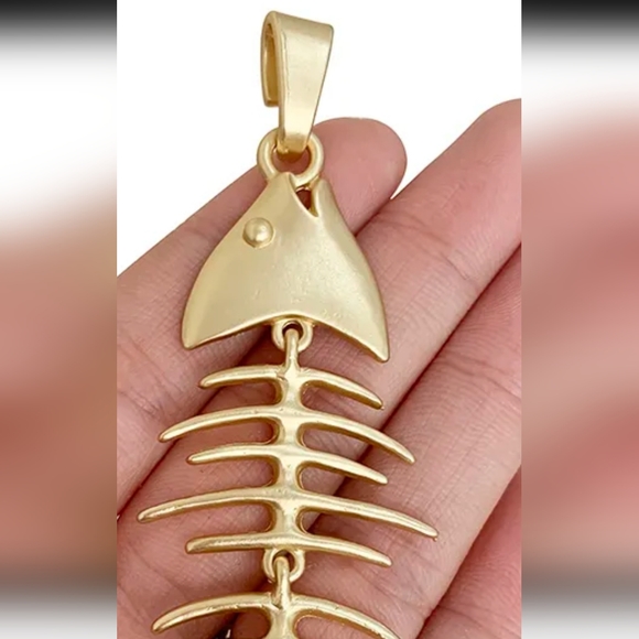 Fish necklace pendant MOVES gold BIG FISH BONES SKULL New chain available - Picture 6 of 9